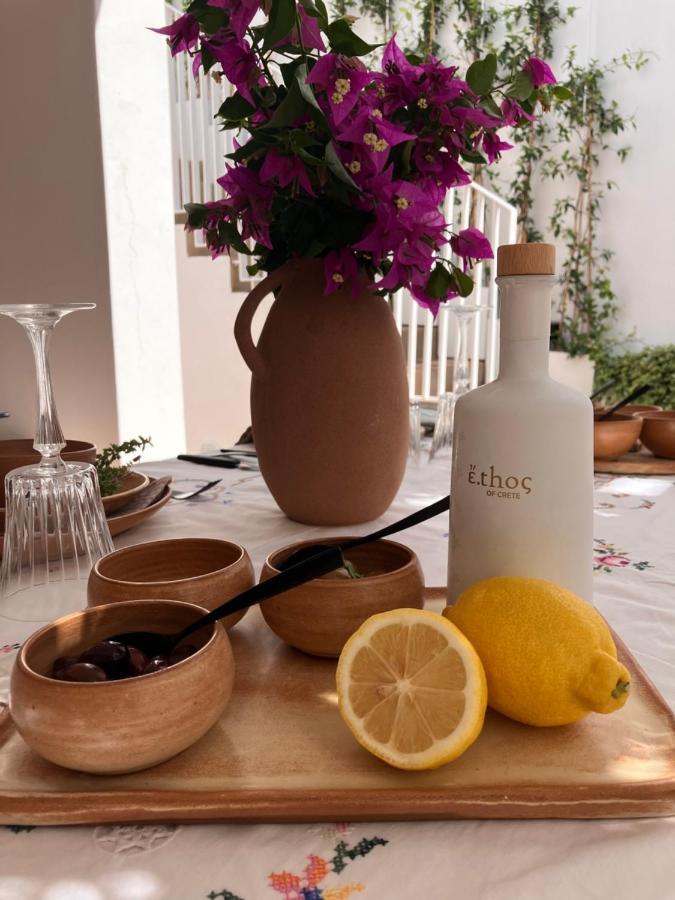 Ethos Vegan Suites Fira  Exterior foto